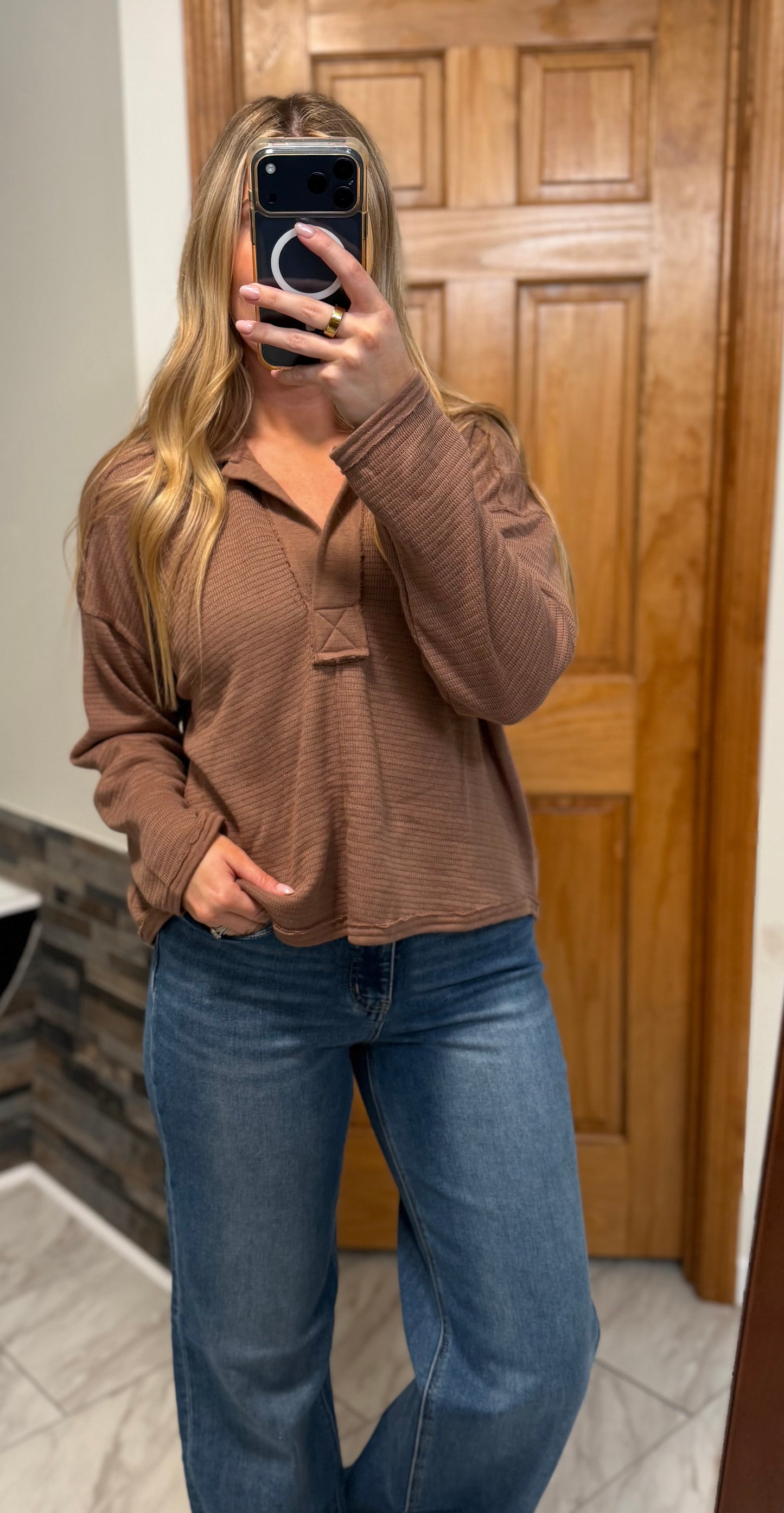 MOCHA COLLARED TOP
